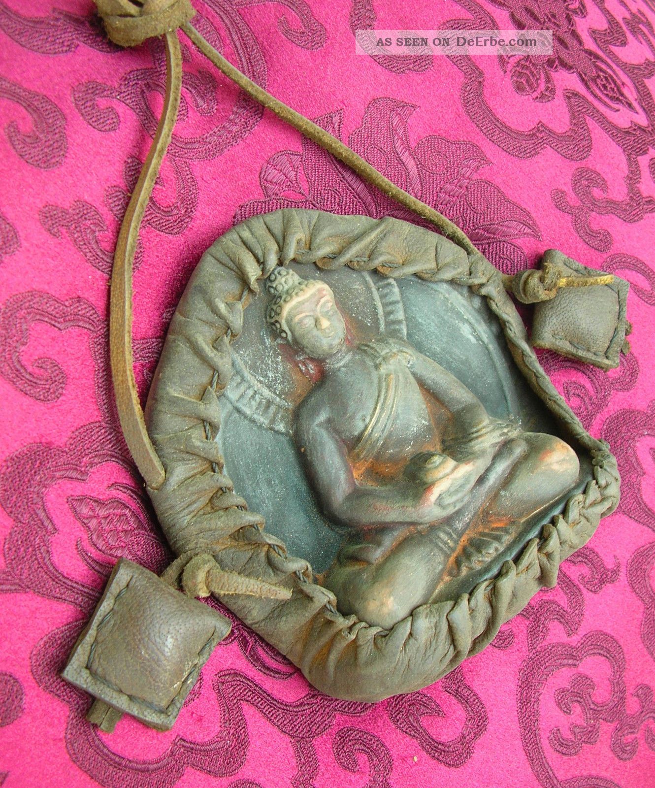 Buddha: Altes Tsa Tsa - Gau / Amulett Mit Sakyamuni Buddha Mit Yak - Leder Tibet Entstehungszeit nach 1945 Bild