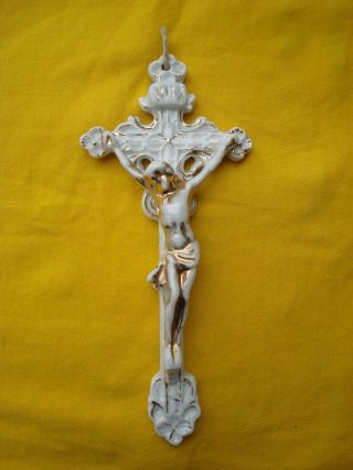 Kreuz Mit Jesus Aus Bisquitporzellan Bild