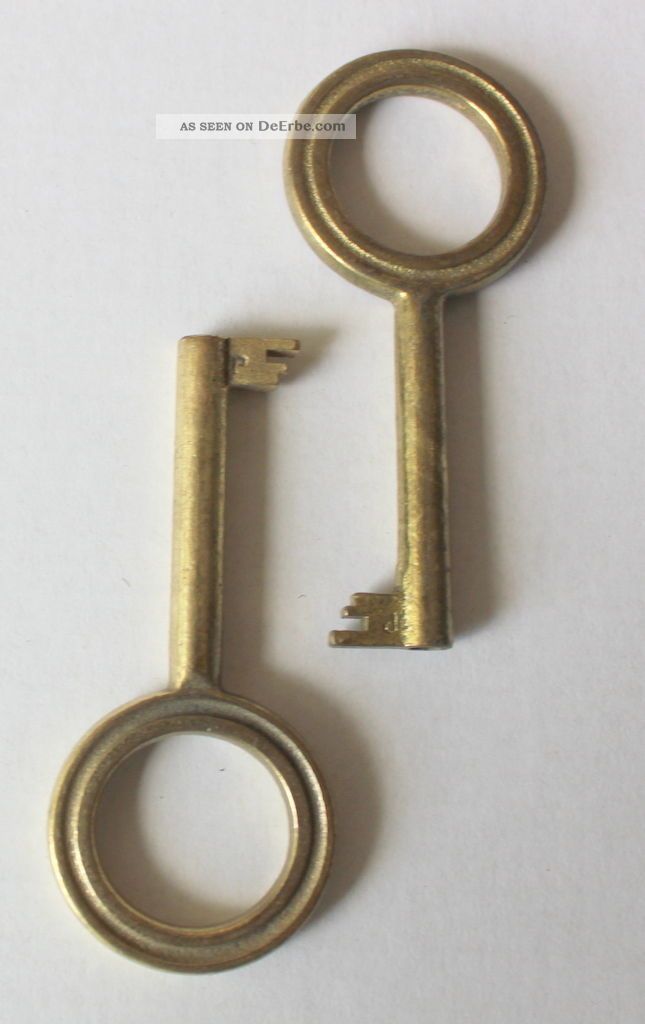 Alte Schlüssel 2 Stück Nr.  4 Schrankschlüssel Hohlschlüssel Möbelschlüssel 138 Original, vor 1960 gefertigt Bild