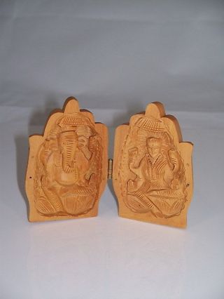 Kleiner Holz Altar Geschnitzt Hand Mit Ganesha & Lakshmi H 8 Cm Ganesh Laxmi Bild