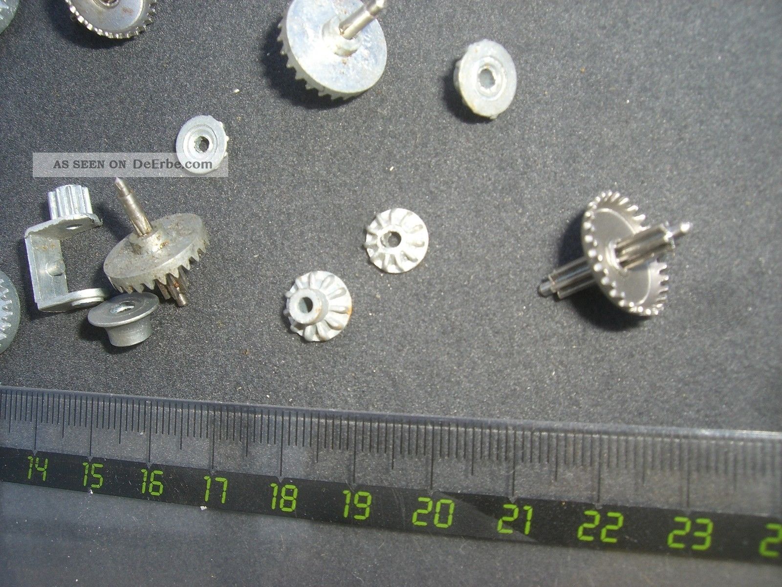 L Zahnrad für Schuco Uhrwerke Uhrwerkfeder Kern für Blechspielzeug Auto 