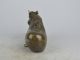 Old Exquisite China Copper Carving Mouse Carrying Gold Bag Statue Antike Bild 1