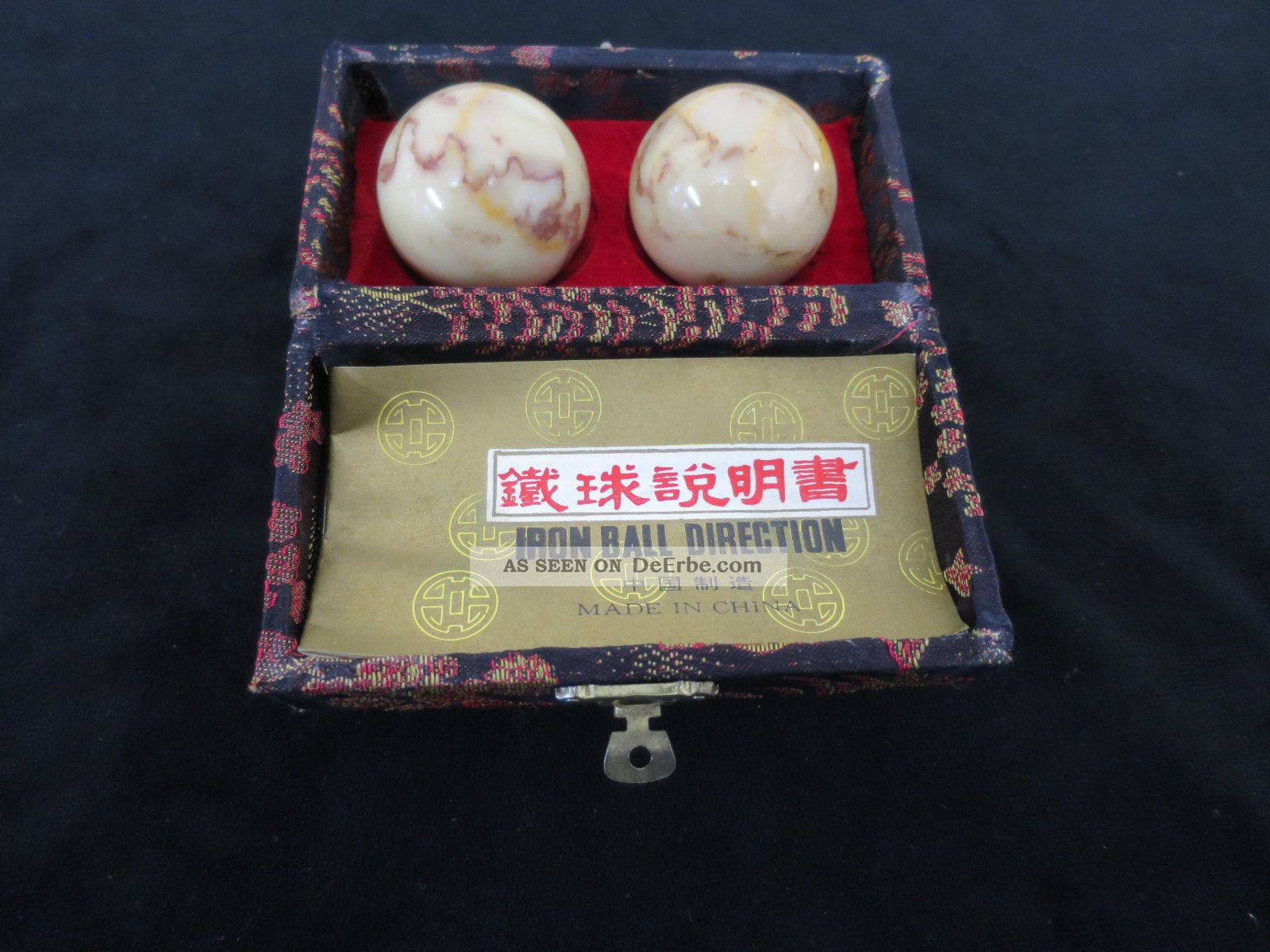B73) Marmorkugeln Iron Ball Direction Made In China Holzschatulle Stoffbespannt Entstehungszeit nach 1945 Bild