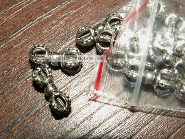 4 Silber Anhänger Amulette Dorje Donnerkeil Donnerkeile Buddhismus Vajra Tibet Entstehungszeit nach 1945 Bild