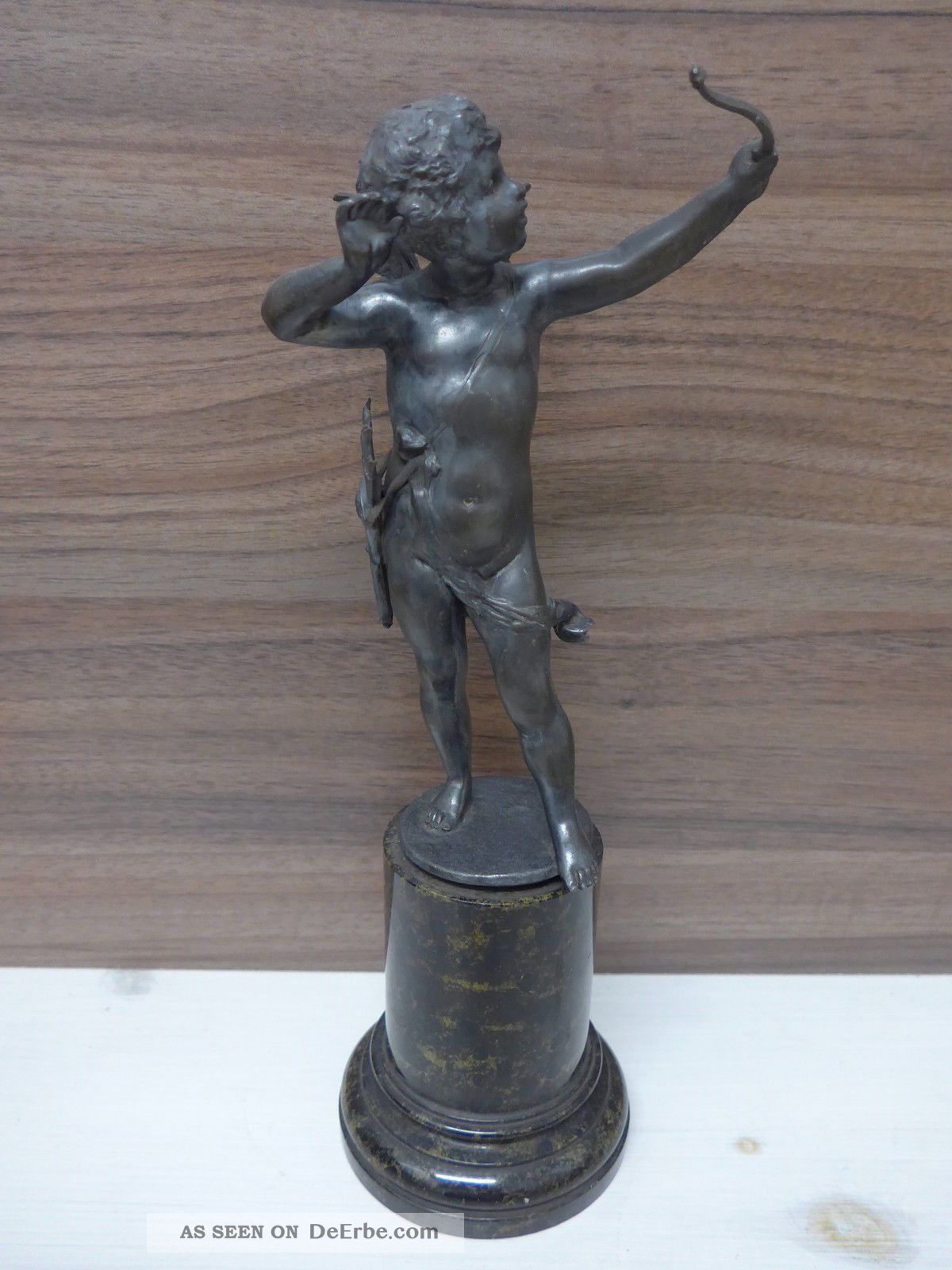 Alte Figur Auf Mamorsockel 