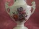Tettau Atelier Vase Griffe Flügel Weiß Buntes Blumenmuster Goldrand Edel 17244 Nach Form & Funktion Bild 1
