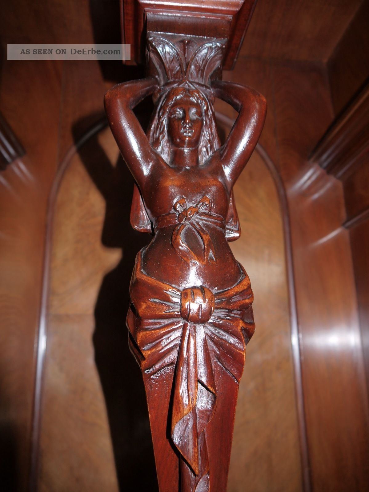 Buffet Aus Der Gründerzeit Nussbaum Massiv Und Furniert Berlin Um 1880/90 Antike Originale vor 1945 Bild