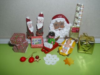 Puppenstube/kaufladen Weihnachts - Deko Konvolut:krippe Geschenke Figuren Usw. Bild