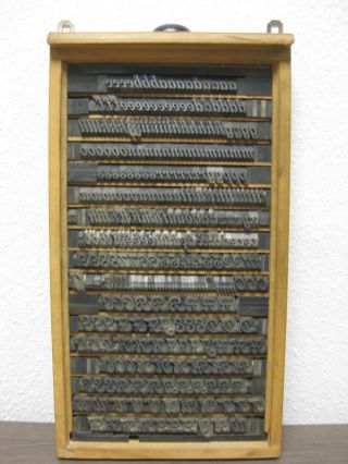 Bleisatz Druckbuchstaben In Originalschublade,  Antik Bild
