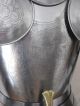 Ritterrüstung Prunkrüstung Mit Eingravierten Ornamenten 1,  6mm Rüstung Höhe197cm Antike Bild 4
