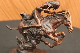 Frederic Remington Indianer Auf Pferd Cheyenne Bronze Skulptur Bild