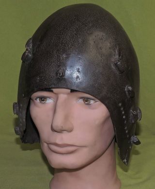 Antiker Eisenhelm - Ritter Rüstung Helm Bild