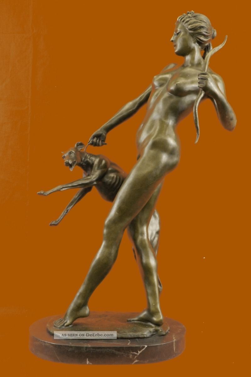 Singiert E.  Mccartan Bronze - Diana Die Jägerin Hunde Statue / Diana Mit Wolfshund Antike Bild