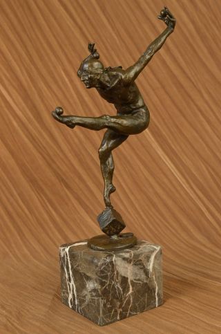 Bronze Skulptur Vitaleh Männlicher Jongleur Verbundene Augen Nackt Bild