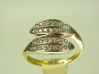 Schöner Ring 333 Gelbgold Und Weißgold Mit 20 Weißen Zirkonias Bild