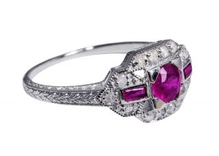 Wunderbarer Art - Deco Ring Mit Rubinen Und Diamanten Bild