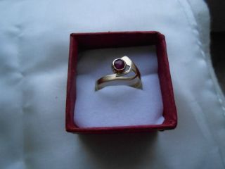 Eleganter älterer Ring Mit Rubin 585 Gold Gestempelt Bild