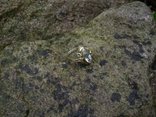 Ring 585 Gold Sehr Schön Verziert Größe 19 Mit Steinen Bild