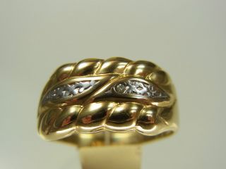 Schöner Diamant Ring 333 Gelbgold Und Weißgold Mit Einem Kleinen Diamanten Bild