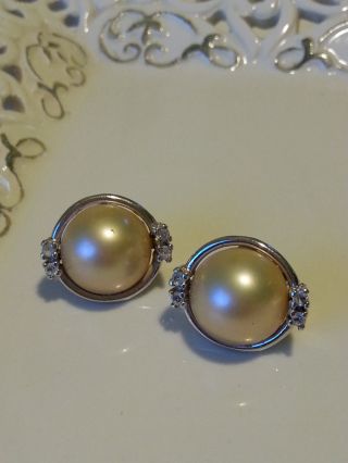 Schöne Silberne Perlen Ohrringe Gepunzt Mit O Und Einen Stern Bild