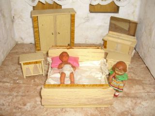 Puppenstubenmöbel - Möbel Für Die Puppenstube - Sehr Kleines Altes Schlafzimmer Bild