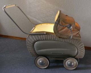 Antiker Puppenwagen,  50er Jahre Bild