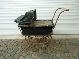 Antiker Uralter Kinderwagen Vor 1900 - Nostalgie - Restaurationsbedarf Bild