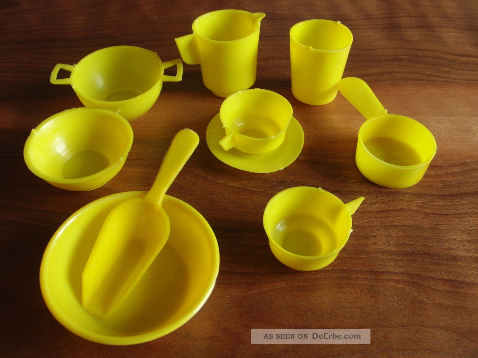 Puppenmutti Puppenstube Geschirr 70iger Jahre Gelb 10 Teile Weich/hartplaste Nostalgieware, nach 1970 Bild