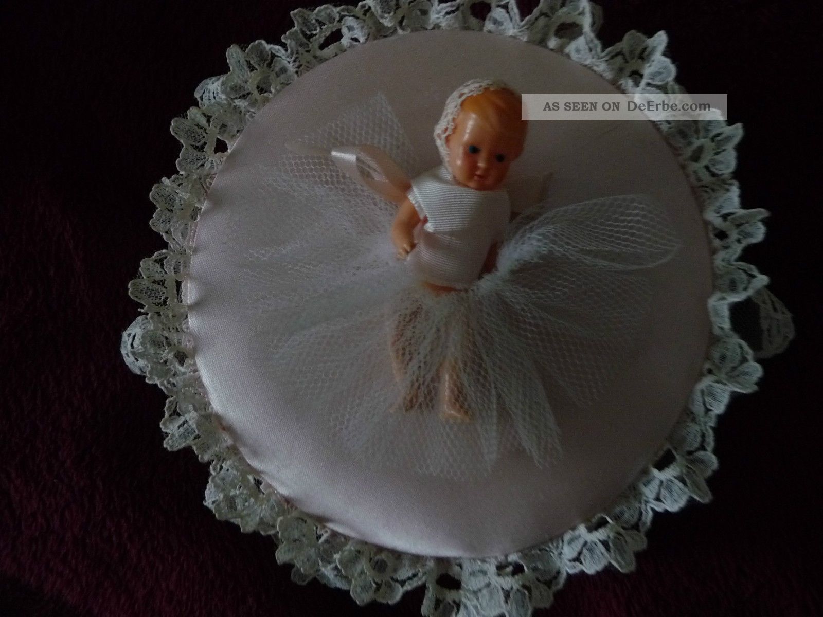 Antike Pralinenschachtel Mit Babypuppe Porzellankopfpuppen Bild