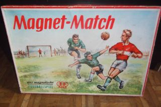 Antikspielzeug Ages Fußballspiel,  Magnetspiel 40er - 50er Jahre Bild