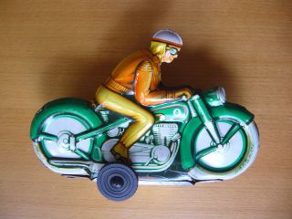 Grünes Motorrad,  Blech Bild