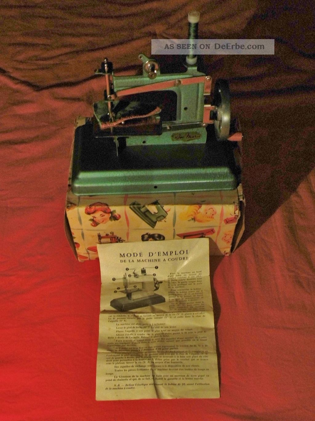Kindernähmaschine Ca.  1960,  Blechspielzeug,  Nähmaschine Rose Marie,  Mit Karton Original, gefertigt 1945-1970 Bild