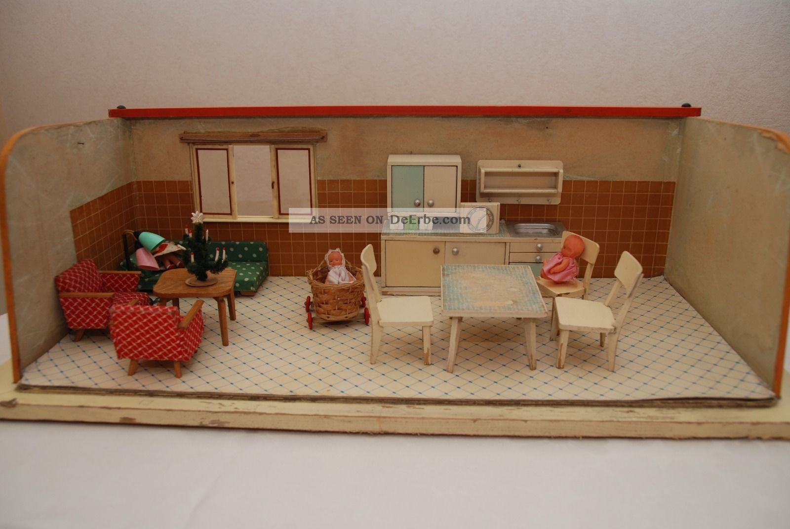 Altes Puppenhaus - Dachbodenfund Original, gefertigt vor 1970 Bild