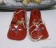 Wunderschöne Rote Wachstuch Schuhe Für Puppen,  Sohle 6 Cm X 3,  5 Cm Ca 40er Jahre Original, gefertigt vor 1970 Bild 1