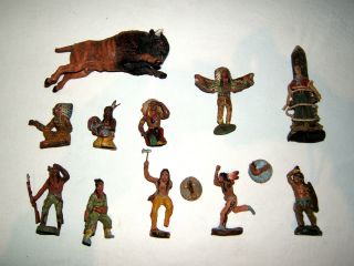 Konvolut,  11 Massefiguren,  Elastolin,  9 Indianer,  1 Cowboy,  1 Büffel,  Bastelware Bild