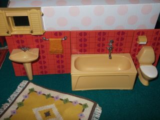 Lundbypuppenstube Badezimmer Spiegelschrank Waschtisch Badewanne Toilette 5tlg Bild