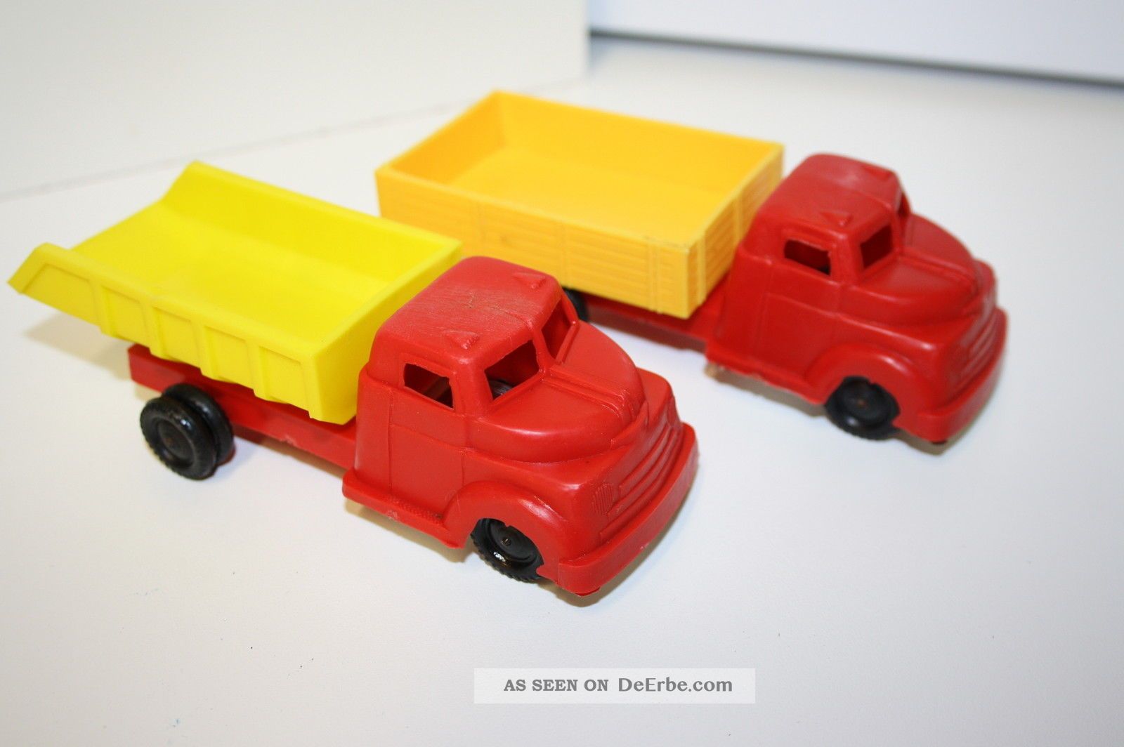 Lastwagen,  2 Stück,  Kunststoff,  Mit Antrieb,  Friktion,  15 Cm,  W.  Germany,  1965,  Ladenfund Original, gefertigt 1945-1970 Bild