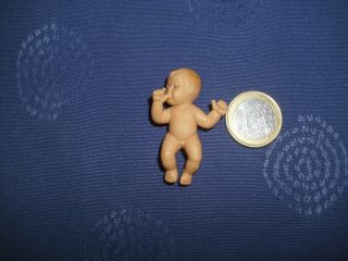 Niedliche Kleine Baby - Puppe Junge Aus Gummi 4,  3cm Für Puppenstube/puppenhaus Bild