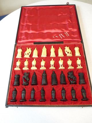Ur - Alte Bein Schachfiguren Mit Koffer Bild