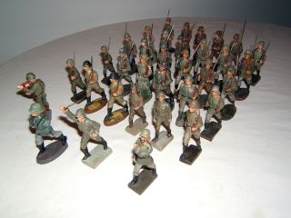 Konvolut,  34 Massefiguren,  Elastolin,  Lineol,  Wehrmacht Soldaten,  Landser. Bild