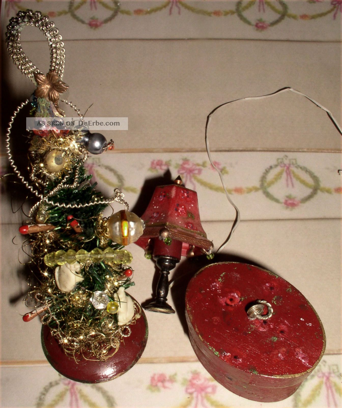 Puppenstubenlampe,  Tannenbaum,  Schachtel.  Weihnachten.  Puppenstubenzubehör.  13cm Original, gefertigt vor 1970 Bild