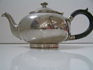 Formschöne Teekanne Metall Verchromt,  Holzgriff Bild