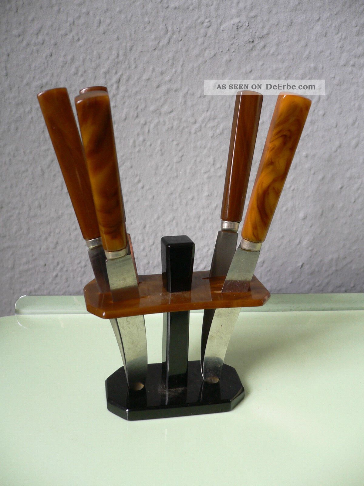 6 Messer Ständer Obstmesser Schälmesser 30er Jahre Art Deco Bakelit Bernstein 1950-1959 Bild