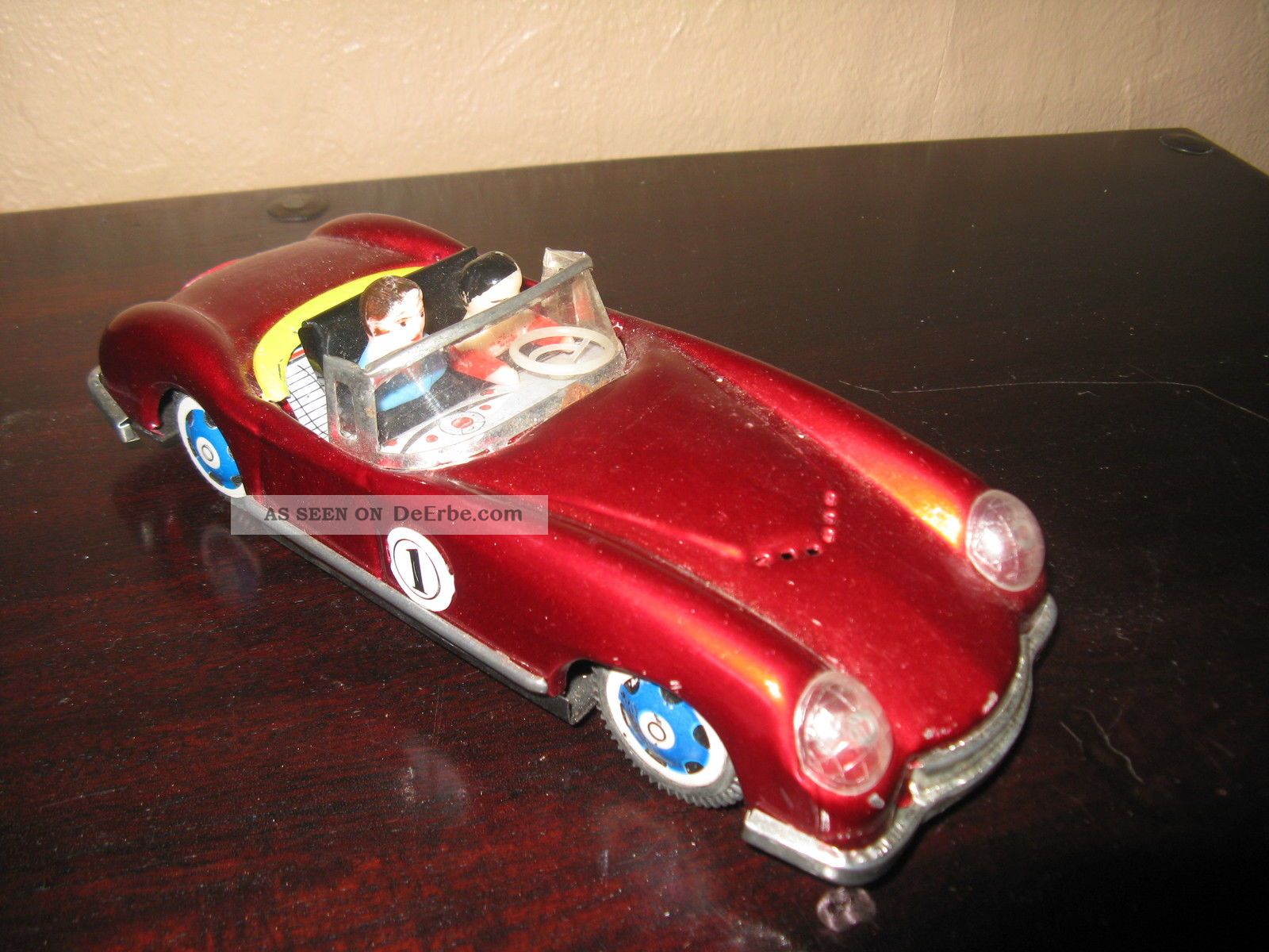 Alt Auto Aus Blech,  Mit 2 Figuren,  Nachlass,  Dachbodenfund Original, gefertigt 1945-1970 Bild