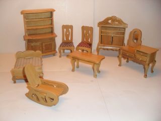 Puppenstube Handgefertigt Holz 8 Teile Helles Holz Lackiert,  Bezogen Bild