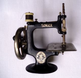 Antike Kinder - Nähmaschine Singer Manufact.  Company - Usa - Bild