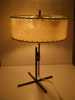 Stylische Tischlampe Steh Lampe Schirm Lederhaut Rockabilly Nierentisch Ära Bild
