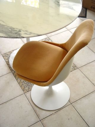 Eero Saarinen Tulip Table,  4 Chairs Tisch,  4 Stühle Knoll International Marmor Bild