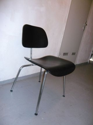 Plywood Chair Dcm Von Vitra,  Design Charles Eames 1946,  Esche Schwarz Bild