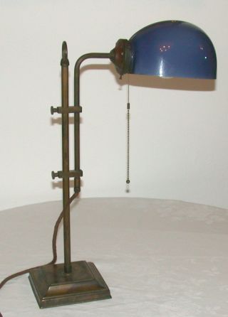 Messing Bronze Tischlampe Mit Blauem Glasschirm Jugendstil / Art Déco Bild